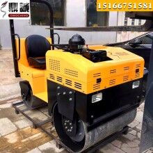 看成??！看1.5噸座駕式柴油壓路機(jī) 雙鋼輪壓路機(jī) 溝槽施工壓土機(jī)